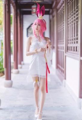 欧美黑色时尚女士包_720手机在线观看